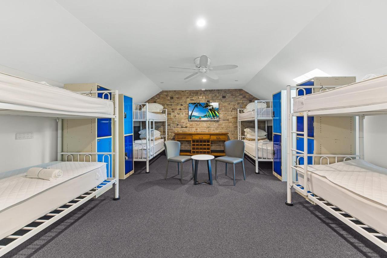 London Plane Backpackers Hostel Сидни Екстериор снимка